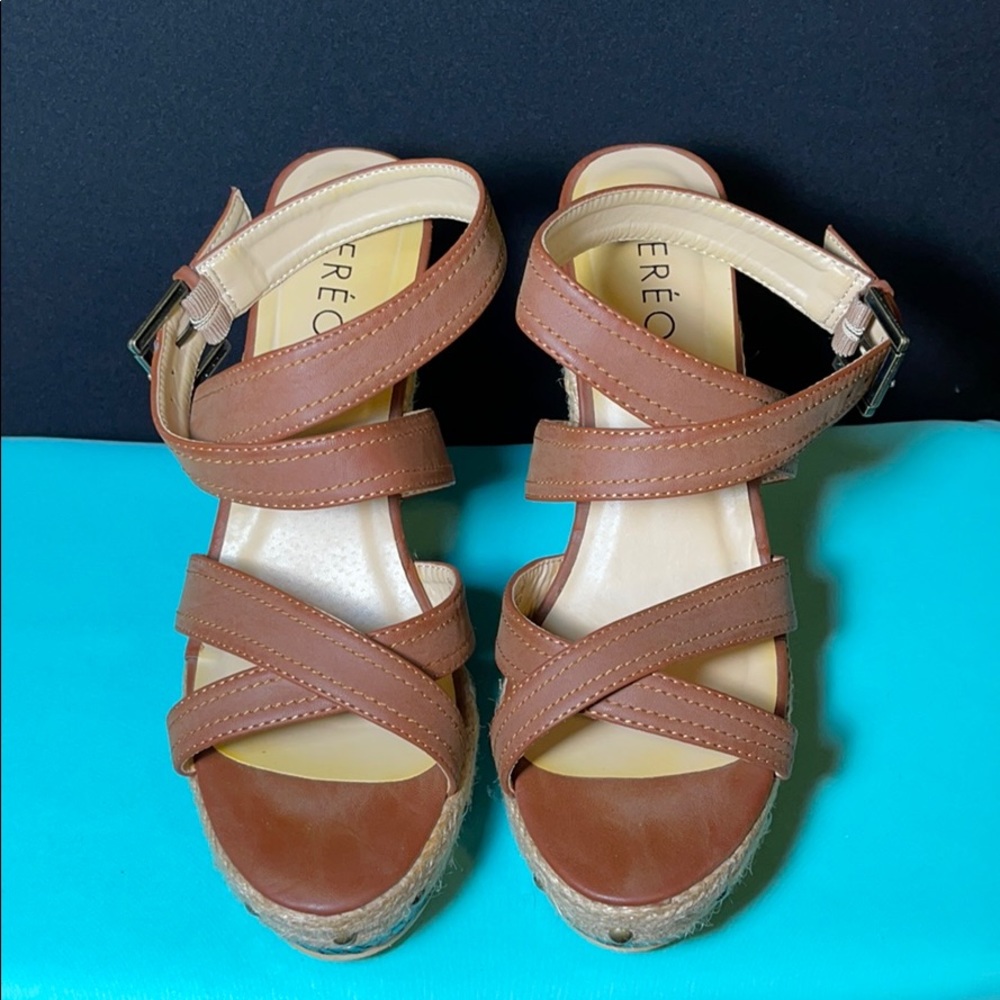 Deréon Wedges - Picture 3 of 6
